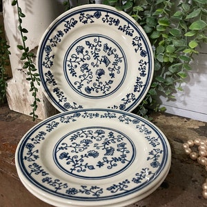 Homer Laughlin Eggshell Cavalier Sturbridge BREAD/DESSERT Plates  7 1/4&quot;  (Set of 3)
