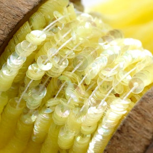 Lentejuelas iridiscentes de color amarillo claro de 3 mm, n.º 3054, lentejuelas ensartadas, cubeta LM France, Broderie Luneville, bordado de tambor, CUV53