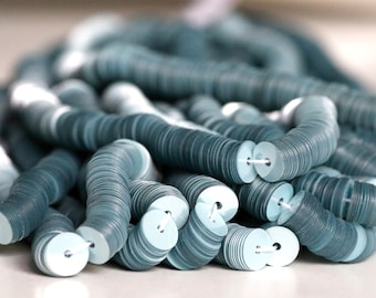 Hellblaue metallische Pailletten: Italienische 5 mm Flachpailletten zum Sticken
