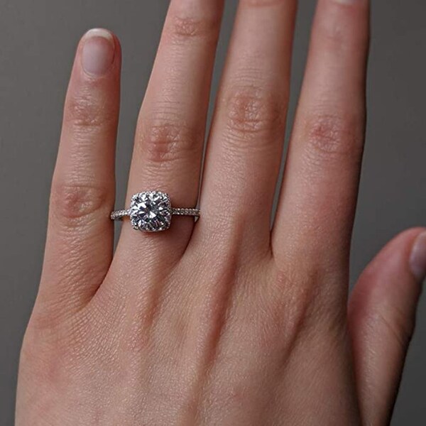 Classic Men's Wedding Ring In White Gold | KLENOTA