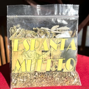 Got Ghosts? ¿ Tienes Espiritus en tu casa? Espanta Muerto, Dry Plant Bath Ghost will help you remove unwanted spirits
