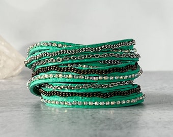 Bracelet croisé techniques, bracelet en cuir turquoise avec strass en cristal et chaînes en métal, bracelet Presh, bracelet en cuir italien