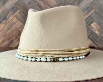 Classic Pearl Slider Hat Band in Grey, Freshwater Pearl and Labradorite Necklace on Soft Brown Suede, Gemstone Jewelry in Adjustable Style