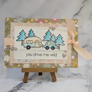 Handgemachte 3D-Wohnmobil-Valentinstagskarte - Wilde niedliche Mama Papa Liebe Herz Wortspiel Wald Sommer Anhänger