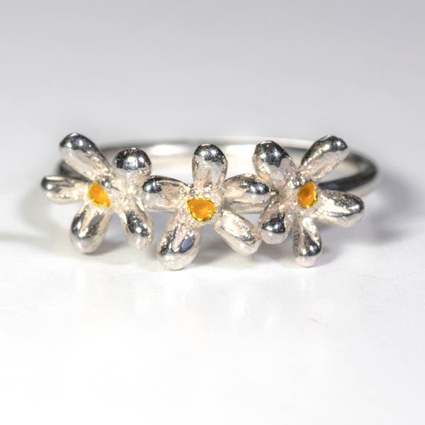 Flower Ring, Yellow Daisy Ring, Daisy Ring, Wild Flower Ring, Yellow Flower Jewellery, Nature Lover Gift, Garden Jewellery, Gift for Her
