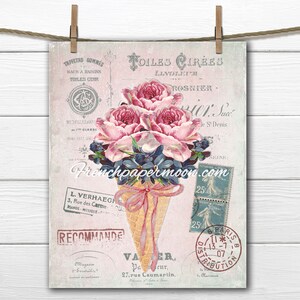 Könnte beinhalten: Ein Vintage-Bild mit einem Strauß rosa Rosen in einem Waffelhörnchen mit einem rosa Band. Der Hintergrund enthält französischen Text und Briefmarken, darunter "Toiles Cirées" und "Linolet Rosnier".