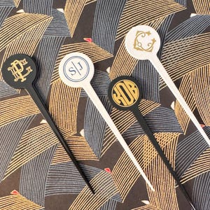 Custom Monogrammed 4&quot; Plastic Food Picks, Personalized Wedding Reception Appetizer Pick, Food Pic with Logo, Charcuterie Board Food Picks