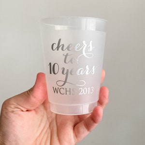 Vasos esmerilados Silver Ink para reunión de clase, vasos irrompibles "Cheers to 10 Years", vasos esmerilados flexibles para reunión de preparatoria, recuerdos para fiesta de reunión