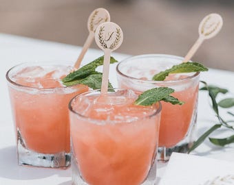 Wedding Logo Stir Sticks, Wooden Drink Stirrers, Monogram Swizzle Sticks, Signature Cocktails, Wedding Reception, Engagement Party Decor
