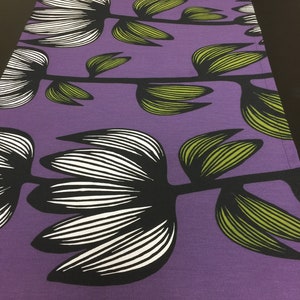 Chemin De Table Tissu Coton Grande Fleur Sur Linge De Table Violet