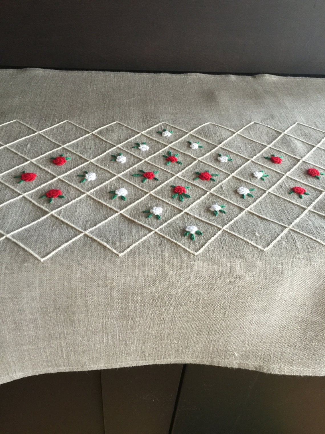 Linen Table Runner Hand Embroidery Lace Embroidered Table Etsy