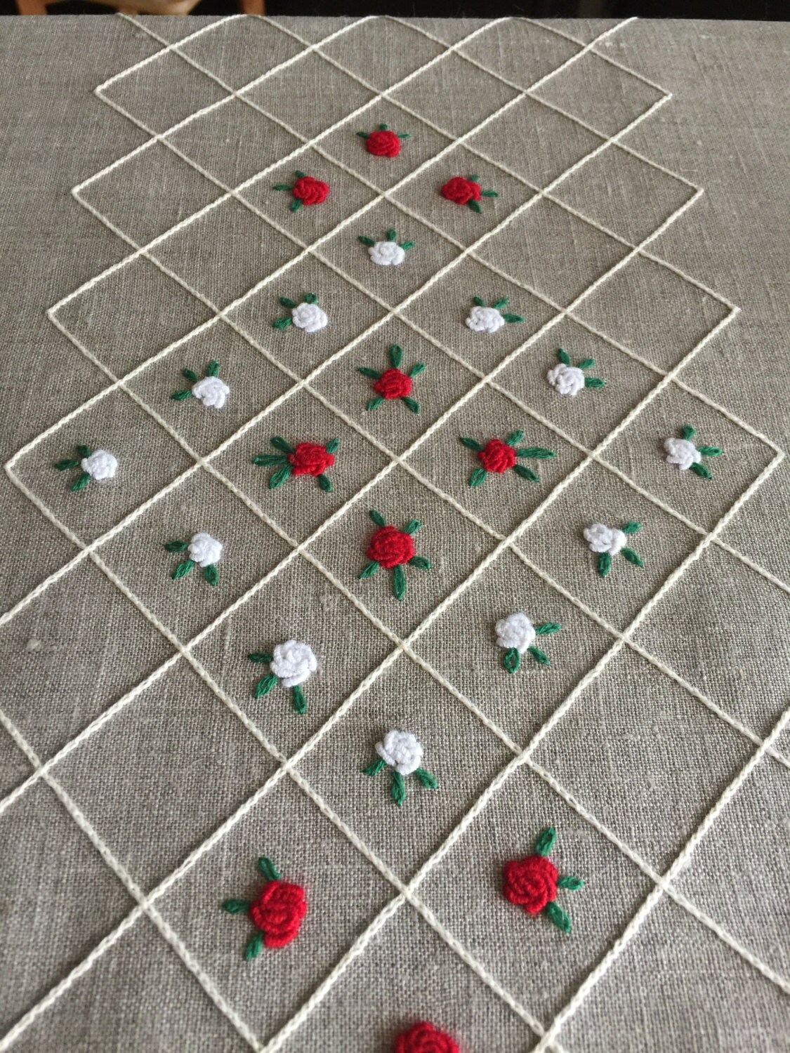 Linen Table Runner Hand Embroidery Lace Embroidered Table Etsy