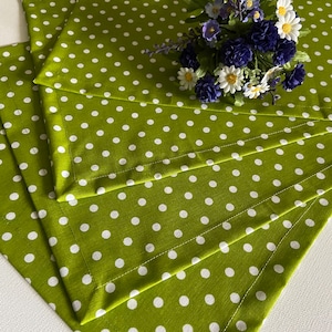 Cotton green white placemats Reusable acrylic coated table mats set 4 dots pattern