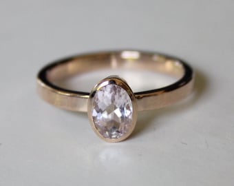 ENGAGEMENT RING with Morganit 14k