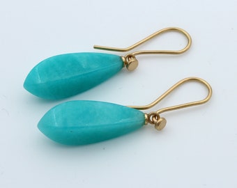 Earrings made of 750 yellow gold with amazonite