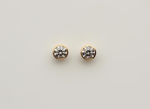 750er Gold Ohrstecker mit Moissanit