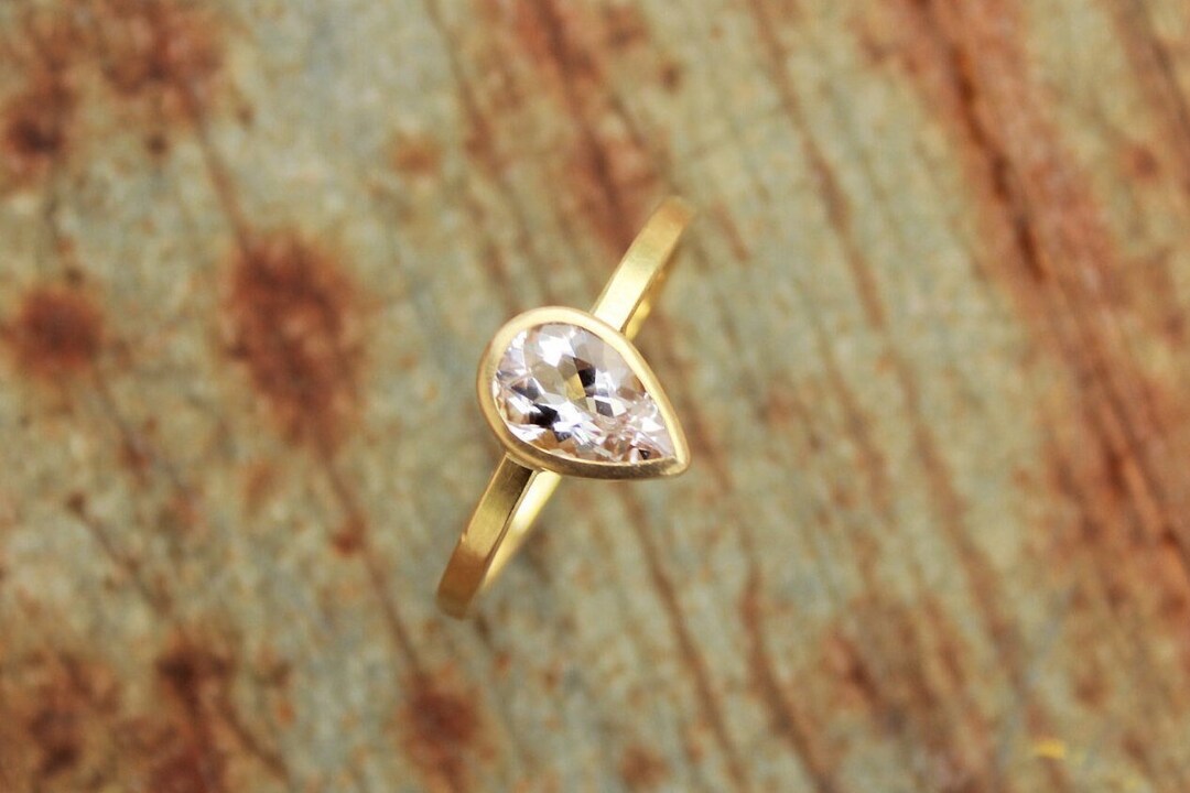 18K モルガナイトリング - ペアシェイプ - Etsy 日本