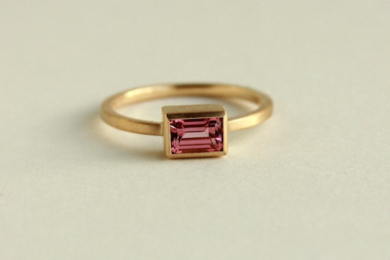 750er Goldring mit Turmalin rosa Oktagon