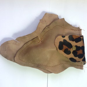 custodia per occhiali in pelle, custodia per occhiali da sole in pelle marrone marrone chiaro, custodia per occhiali in pelle con stampa animalier, custodia per occhiali in morbida pelle shabby, custodia piccola in pelle