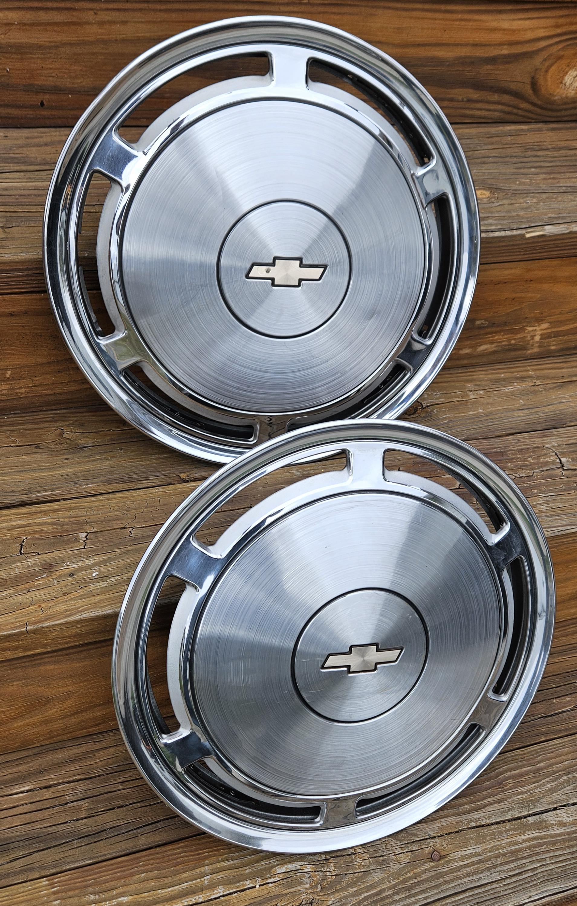 シボレー カプリス (2) ハブキャップ 15インチ フルサイズ ホイール