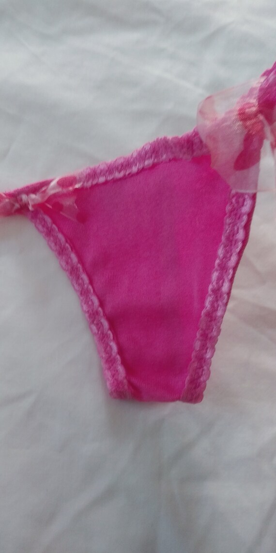 ropa interior rosa