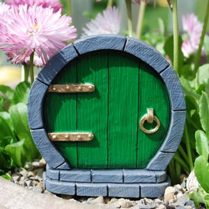 Hand Painted Green Fairy Door: Resin Elf Pixie Garden Decor