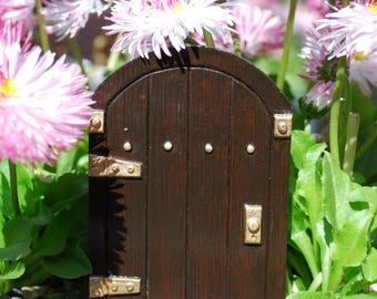 Enchanted Fairy Door, Handpainted Brown, Size 3.5 inch tall, For Indoor or Garden, Magic door for Fairies, Elf’s and Hobbits