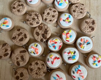10ct.  Assorted Cookie charms