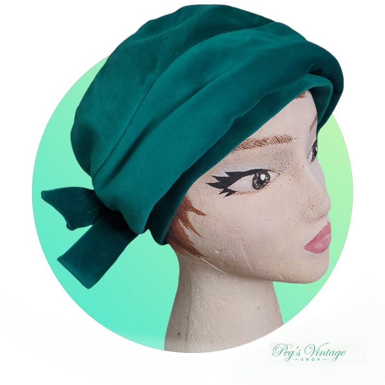 60s Mr. Fredericks Green Velvet Pillbox / Cloche Hat With Bow, Vintage Classic Hats image 1