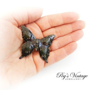 Beautiful Vintage Butterfly Brooch Pin / Artisan Crafted Brass Metal Resin Butterfly Brooch/Pin image 3