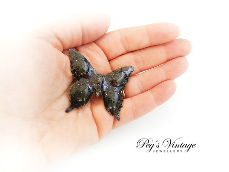 Beautiful Vintage Butterfly Brooch Pin / Artisan Crafted Brass Metal Resin Butterfly Brooch/Pin image 3