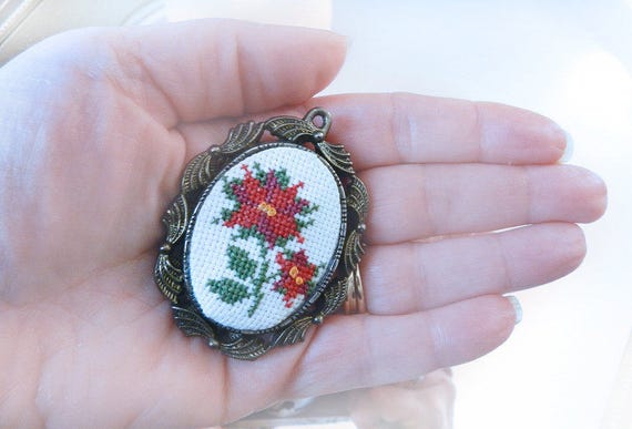 Pretty Cross Stitch Vintage Brooch Pendant, The C… - image 3