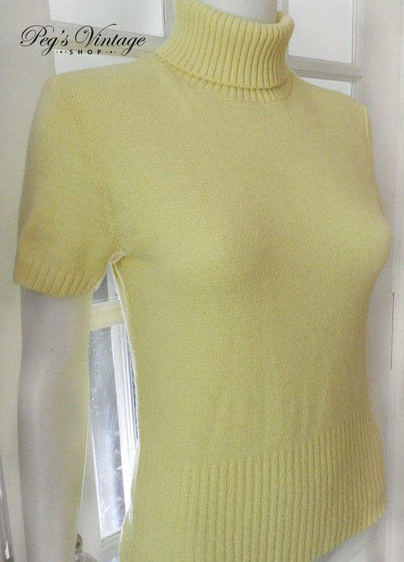 Vintage Pastel Yellow Short Sleeve 