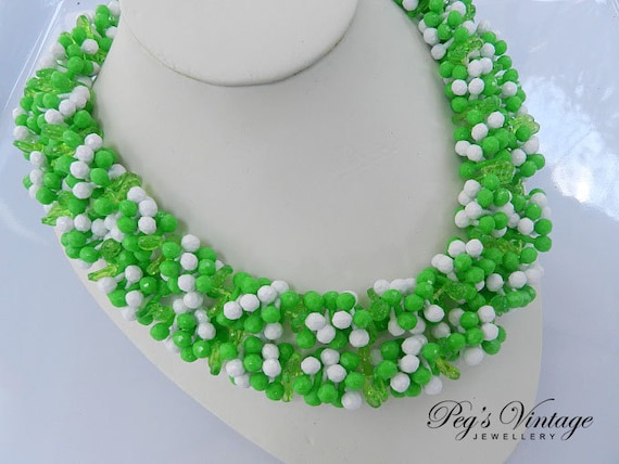 Vintage Neon Green And White Cluster Bead Necklac… - image 3
