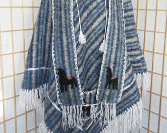 Vintage Handmade Wool Poncho, Mexican Scarf Collar Fringe Cape, Llama Design Woman's Poncho, Blue Gray Wool Coat Size S / M