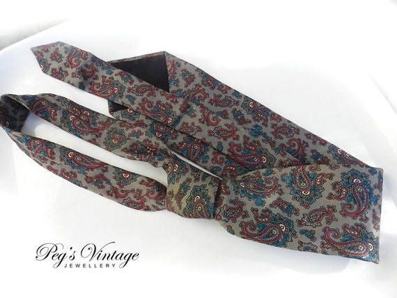 Vintage 1970s Silk Paisley Necktie, Hand Made in … - image 4