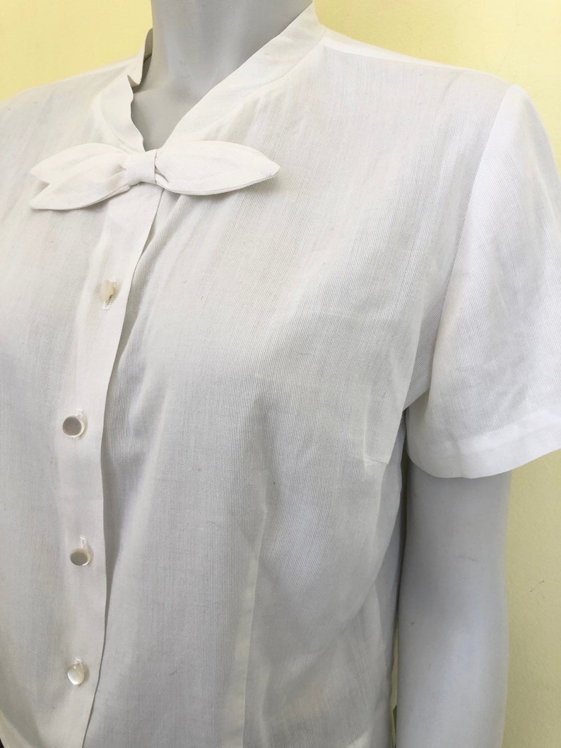 Short Sleeve Jonathan Logan Inc with Bow Tailored Blouse White Cotton size ms Union Made in USA 1950/'s Alice Stuart