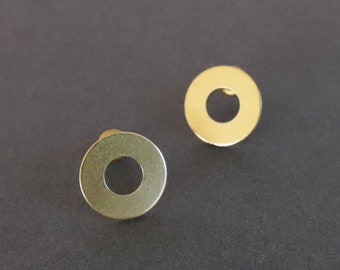 Circle earring in raw brass gold