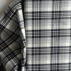 Black and gray plaid homespun fabric from Dunroven house,  #H1071 rag quilts, Americana, Primitive fabric, neutral color homespun fabric,