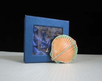 Enameled Clam Shell Trinket Box with Sparkling Rhinestones • Vintage Coral Pink & Seafoam Green Hinged Seashell Ring Presentation • Handmade