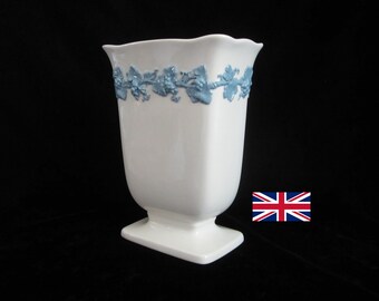 8" Wedgwood Queen's Ware Flower Vase • Vintage 1930 Design Embossed Grapes & Leaves Footed Rectangular • Lavender Blue on Cream • England