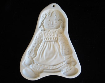 Raggedy Ann Cookie Mold by Brown Bag Art • Vintage 1985 Shortbread Baking Pan Decorative • Dishwasher Safe Stoneware Bakeware Vermont USA