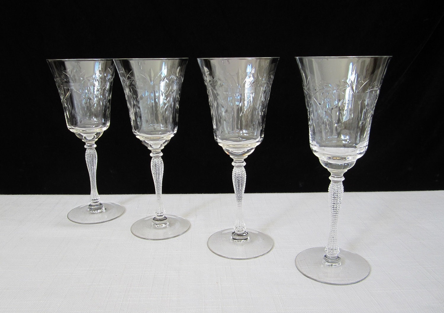 Set of 2 Vintage 8-3/4" Tall Floral Fluted Etched Water Wine Glasses 