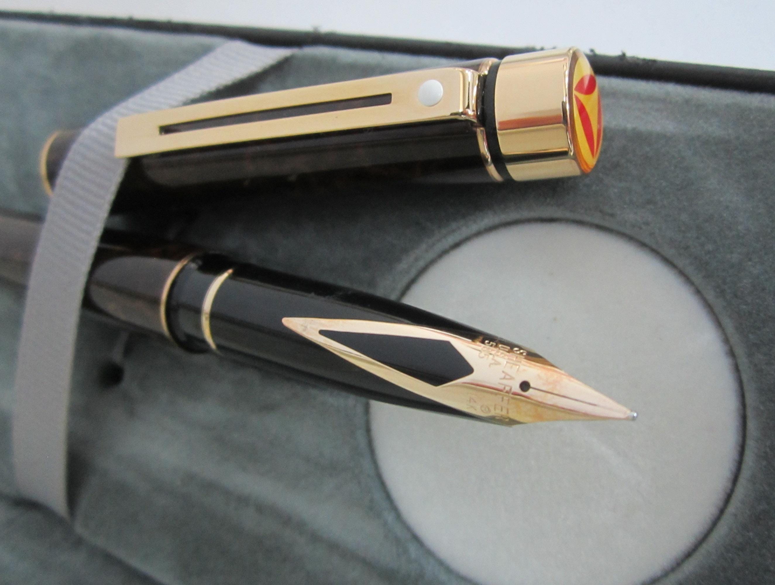 Vintage Sheaffer Targa 1030 Fountain Pen Set: 14k Nib, Thuya