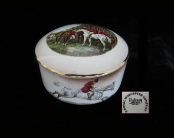 2 5/8" Palissy Trinket Box & Lid Equestrian Hunt Scene • Vintage MCM Royal Worcester Small Round Earthenware, Gold Trim • Crafted in England