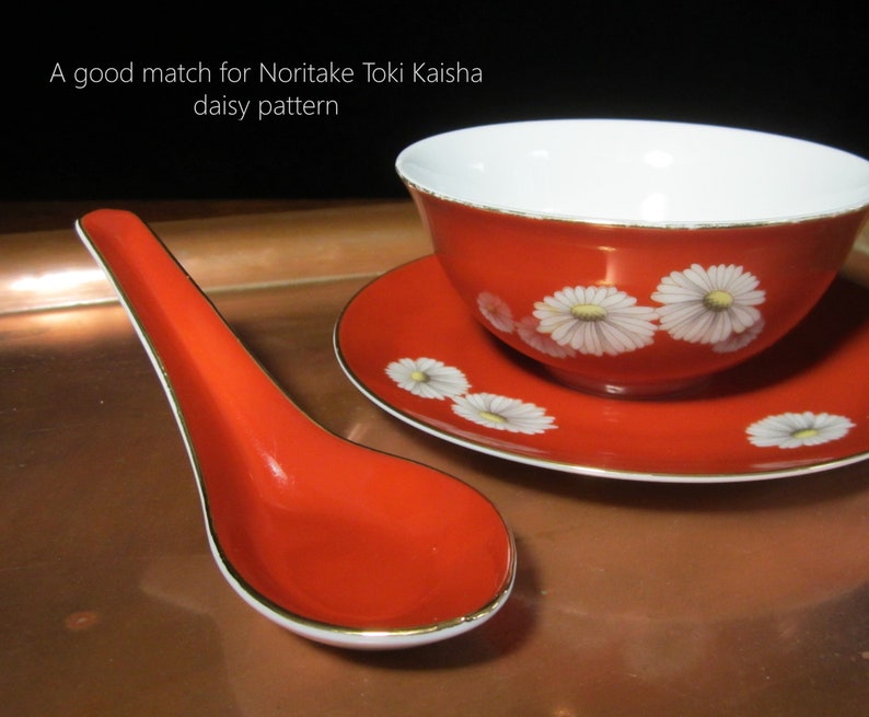 4 or 8 Pc Japanese Porcelain Soup Spoon Red Vermilion Gold Trim Vtg Traditional Ramen Renge 散蓮華 Rice Pho Wonton Asian Oriental Dining image 8