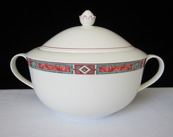 4.5 Qt Rialto Tureen with Lid by Villeroy & Boch • Vintage Porcelain Covered Casserole • Large Side Handles Marbled Green Red • Luxembourg