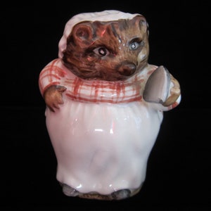 Mrs. Tiggy-Winkle Figurine by Beswick F. Warne & Co. Vintage Beatrix Potter Washerwoman Hedgehog Children's Story Character England Exc image 2