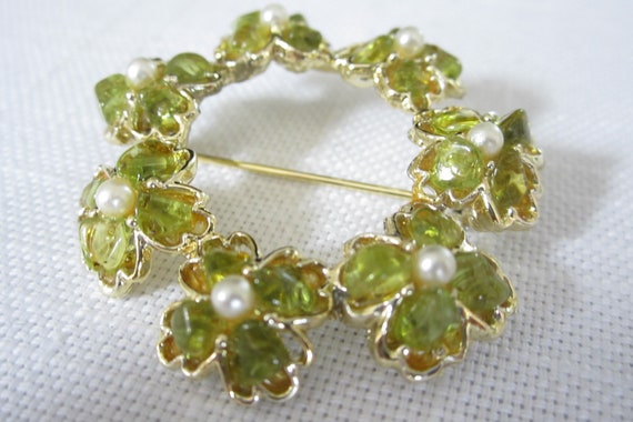 Peridot & Pearl Brooch Circular Floral Ring Goldt… - image 2