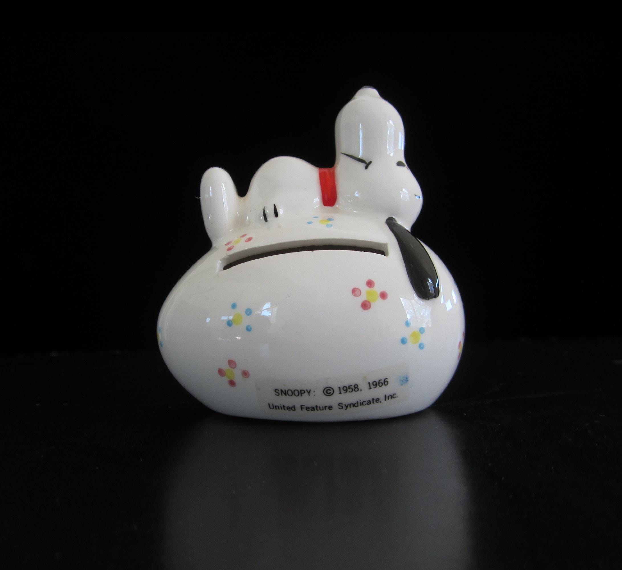 Vintage Snoopy Ceramic Egg Coin Bank - United Feature Syndicate - Etsy